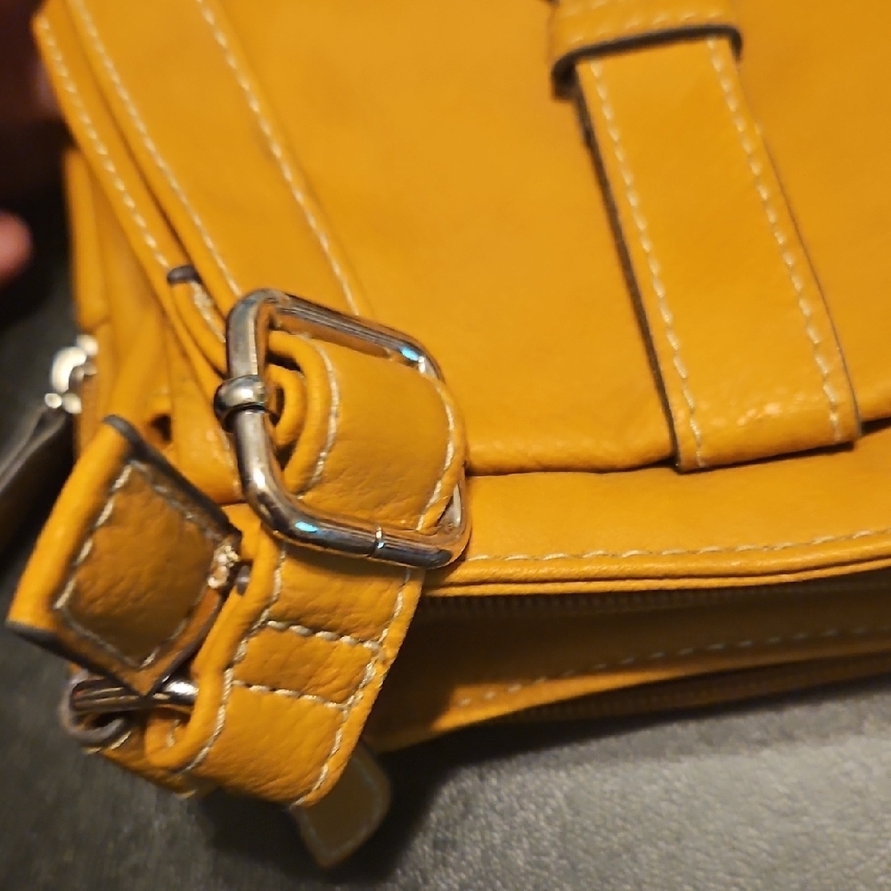Chic Yellow Crossbody Bag - Picture 8 of 8